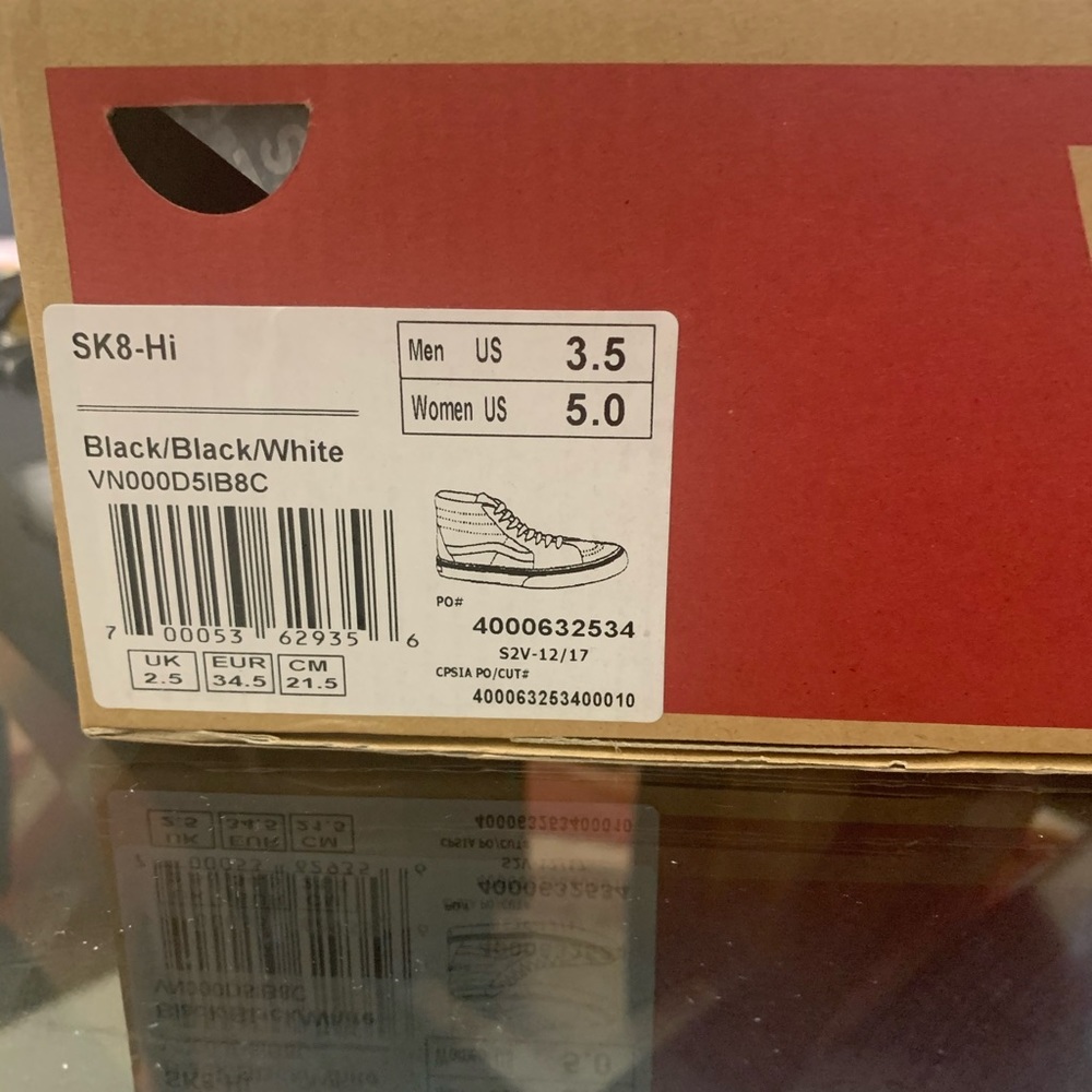 VANS - Picture 6 of 6